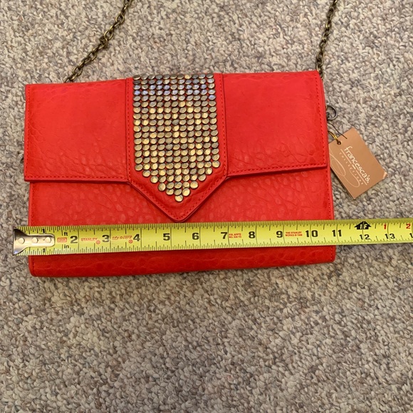 Clutch - Picture 4 of 4